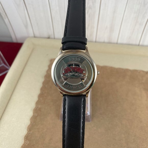 Vintage Fossil/Relic 3D 1949 Buick Red Stainless Steel Watch - Picture 2 of 10